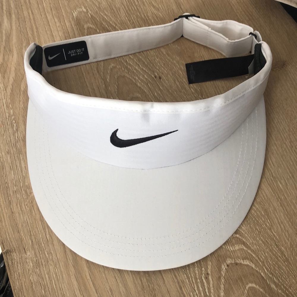 Men’s Nike golf visor